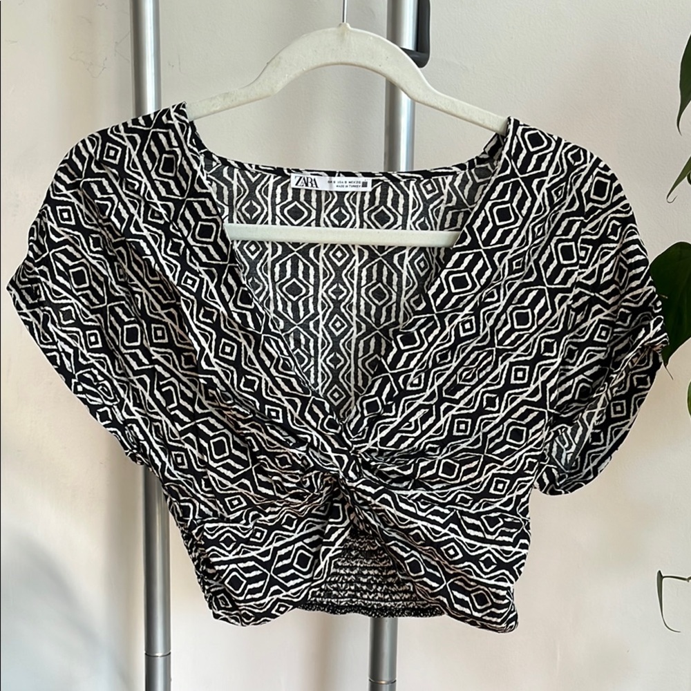 Zara Black and White Crop Blouse with Tie Front size small